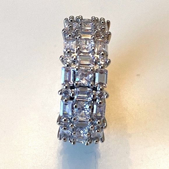 Fashionable Zircon Full Circle Ring - Picture 3 of 3